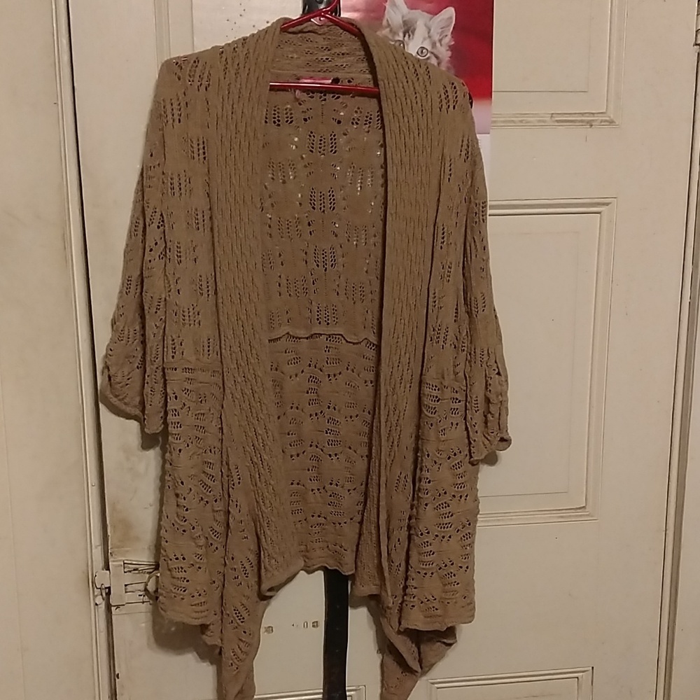 Loose knit 3/4 sleeve sweater